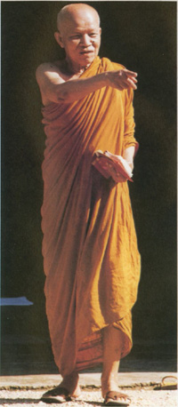 luangta_maha_bua_teaching.jpg